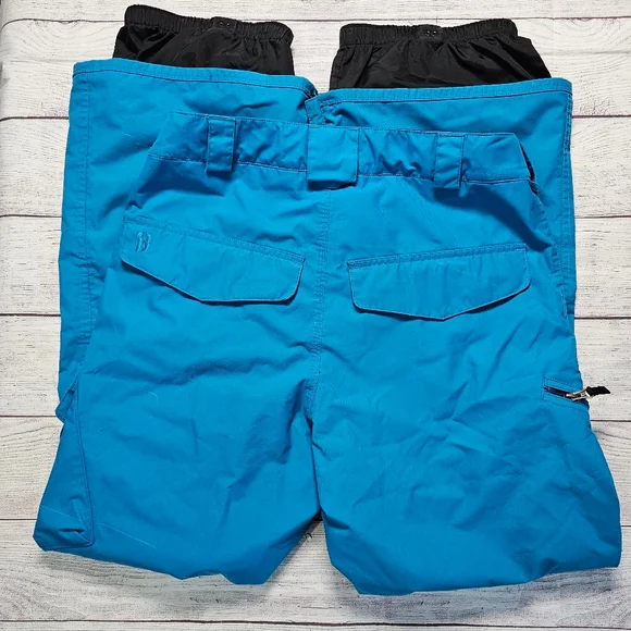 Burton medium snowboarding/ski pants - Picture 16 of 16